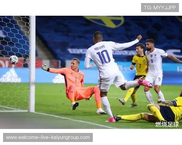 世界杯姆巴佩长驱直入小角度破门制造惊喜 世界杯姆巴佩长驱直入小角度破门制造惊喜