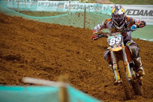 乐鱼官网-主帅难产!国足11月集训热身又要黄 超60名教练报名选聘，近期国足集训人员名单